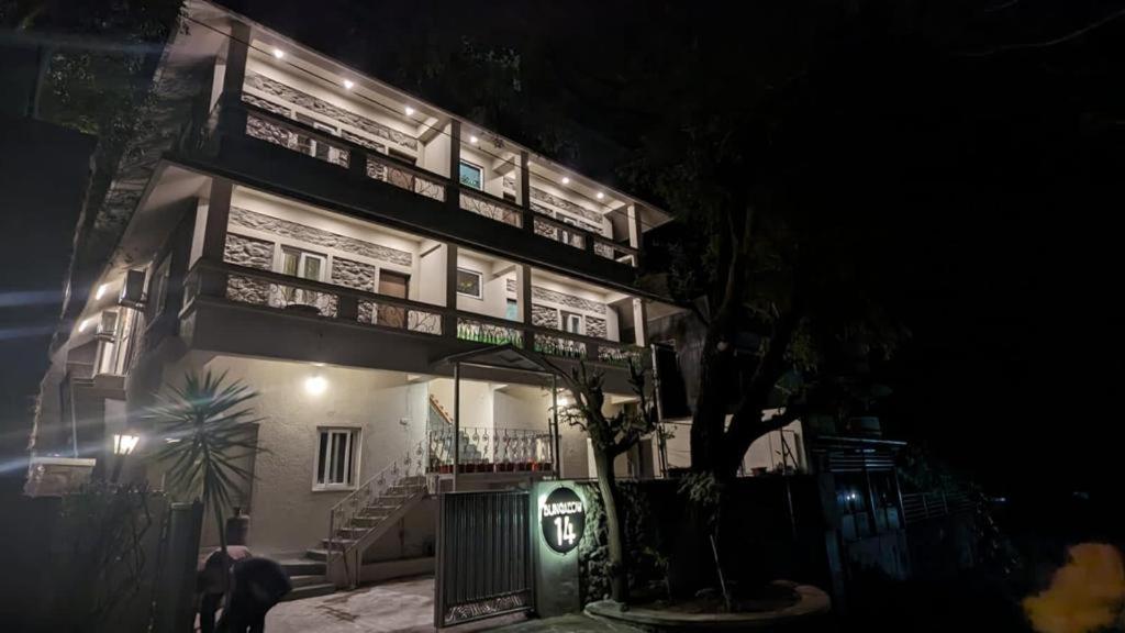 Bunglow 14, Rooms With Balcony 卜山 外观 照片