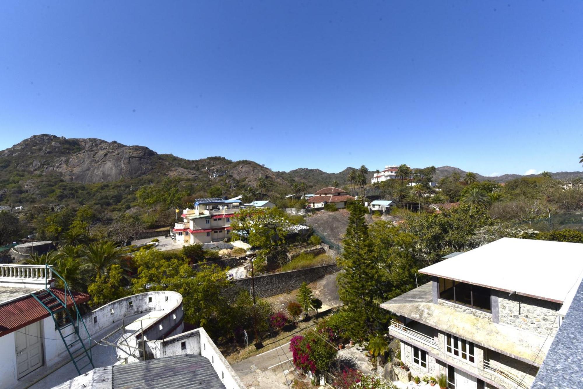 Bunglow 14, Rooms With Balcony 卜山 外观 照片
