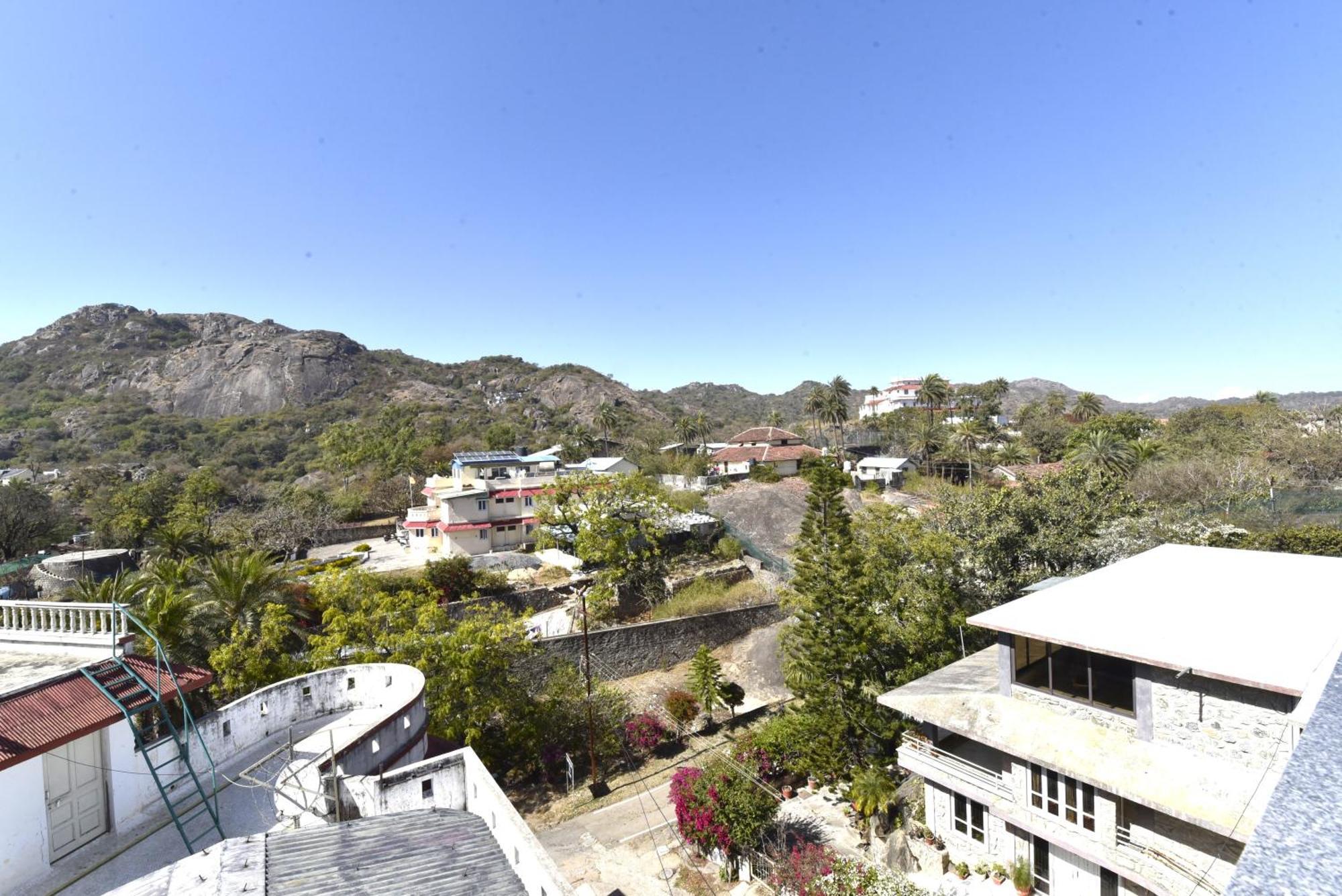 Bunglow 14, Rooms With Balcony 卜山 外观 照片
