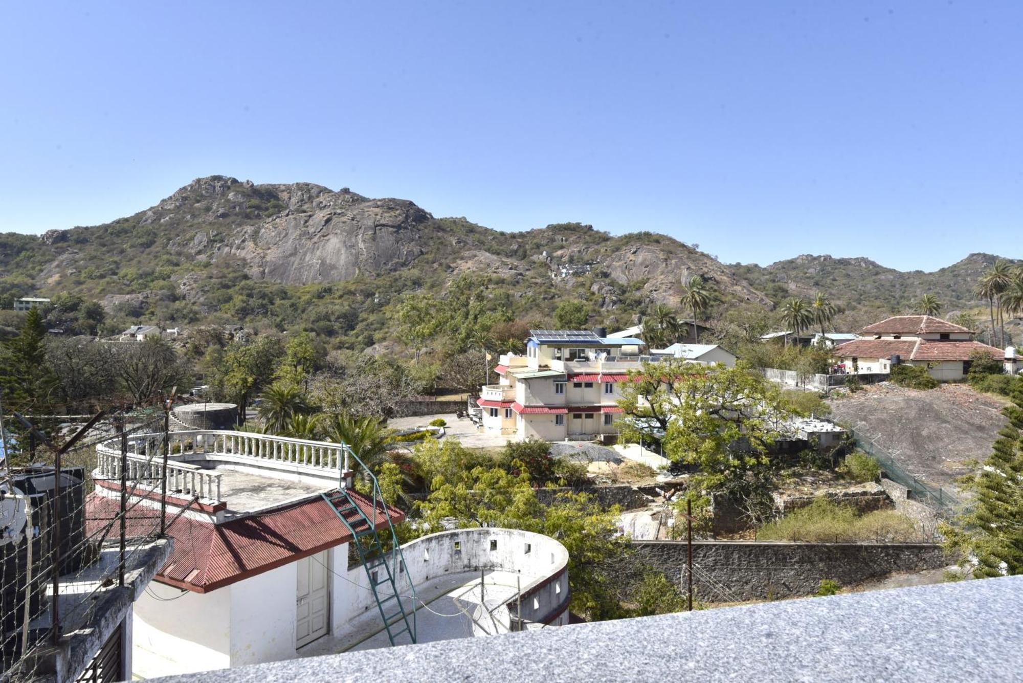 Bunglow 14, Rooms With Balcony 卜山 外观 照片